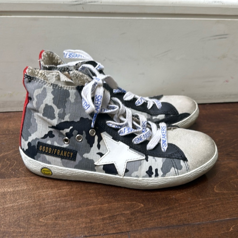 Authentic Kids golden goose sneakers in size 32 ( size 1 us)